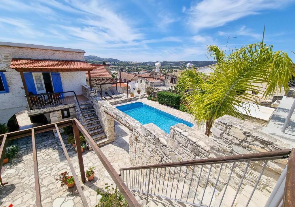 Skarinou Apartment | Poseidon's Pool Paradise