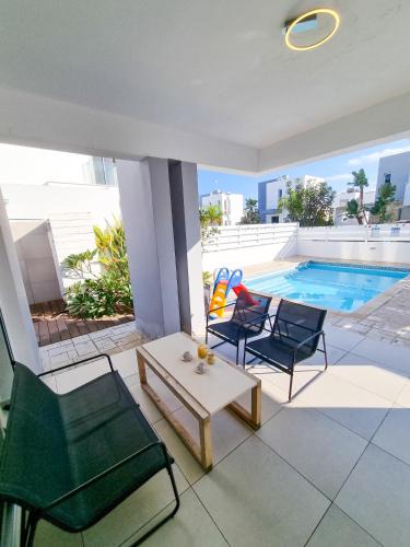 Pervolia Villa | Poser Beach Villa With Private Pool And BBQ