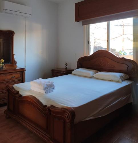 Paphos Apartment | Private Room with Private Bathroom near Paphos Center