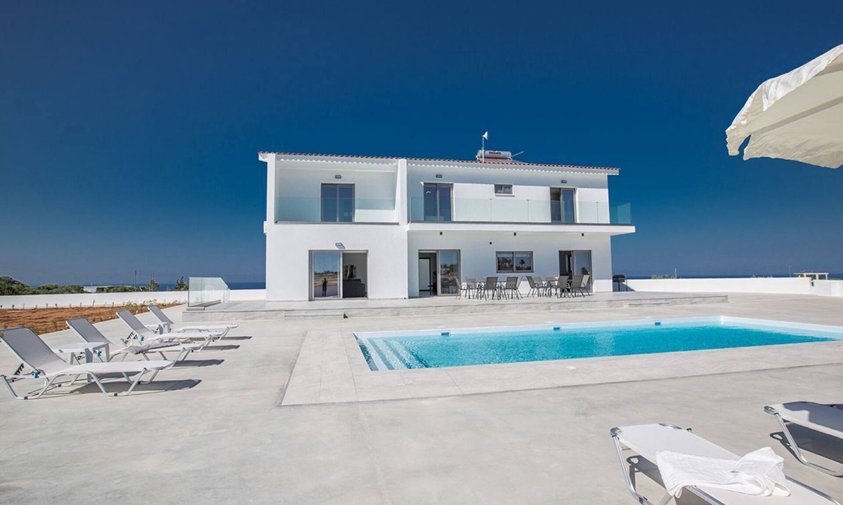 Paralimni Villa | Protaras Holiday Villa GA98 - a villa that sleeps 12 guests in 6 bedrooms