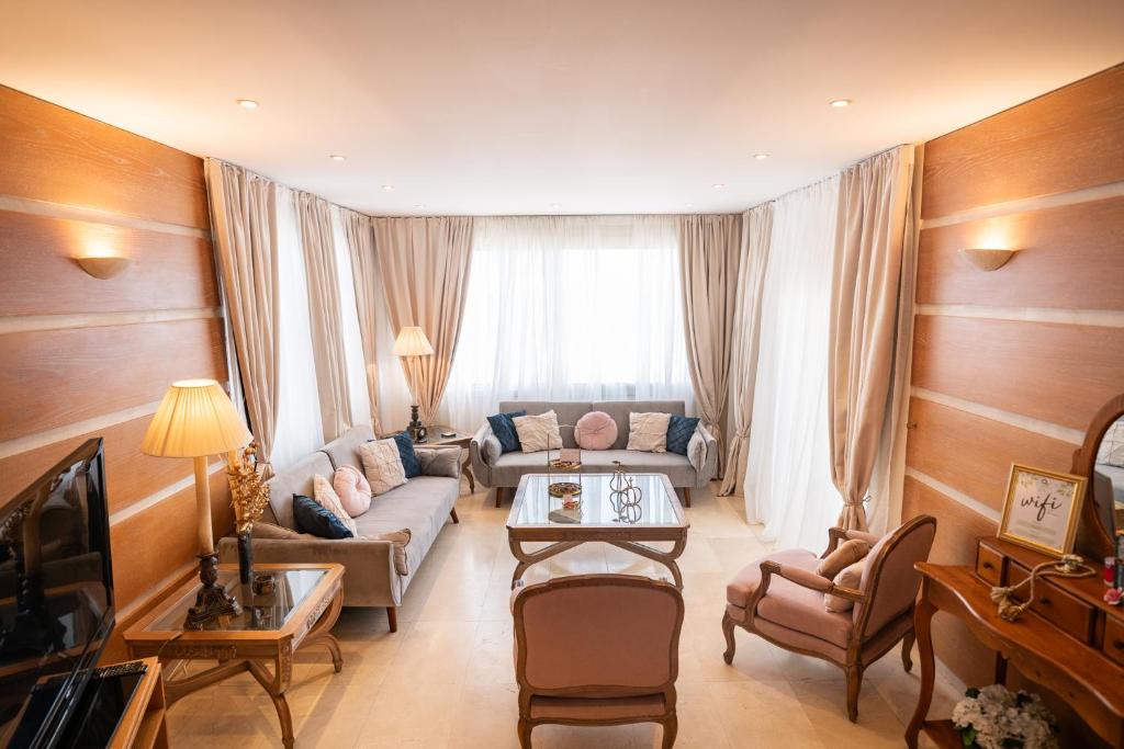 Larnaca Apartment | Quattro Beachfront Sea View Ap 4