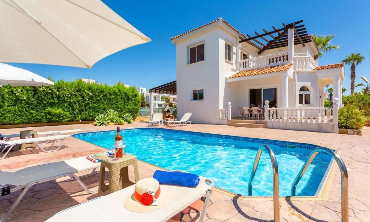 Pegeia Villa | Queens Paradise 1 - Three Bedroom Villa, Sleeps 6