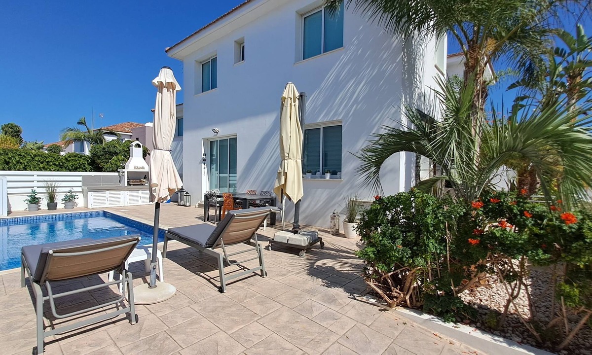 Paralimni House | Relaxing Avra Villa