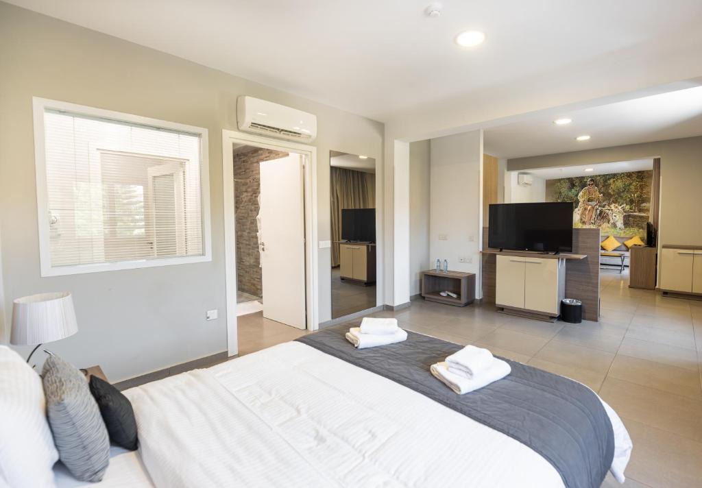 Larnaca Hotel | Rise Urban Art Hotel