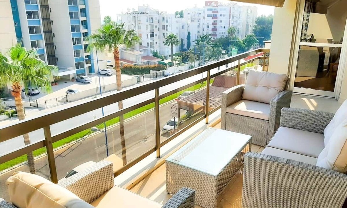 Agios Tychon House | Samson Sea Breeze, 3bed sleeps 6, free WiFi