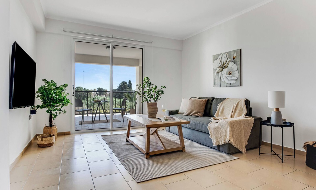 Chlorakas Apartment | Sanders Seaview - Neat 2 Bdr Apt