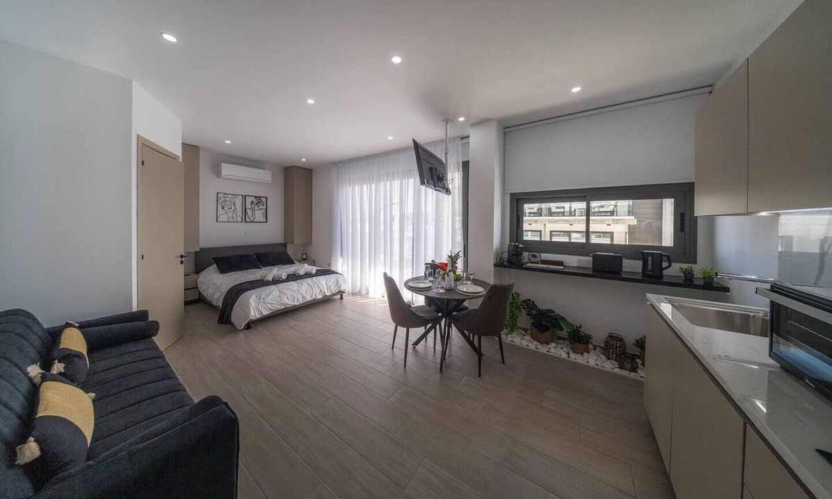 Larnaca City Centre Apartment | Skyline Luxury Studio, Ermou Larnaca by Finikoudes