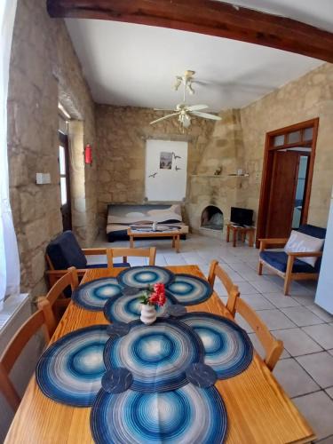 Goudi Apartment | Spanos House