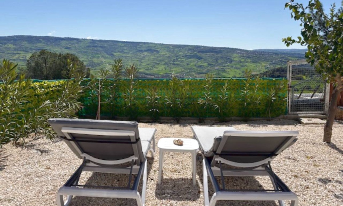 Pano Arodhes Villa | St Visianos stone house