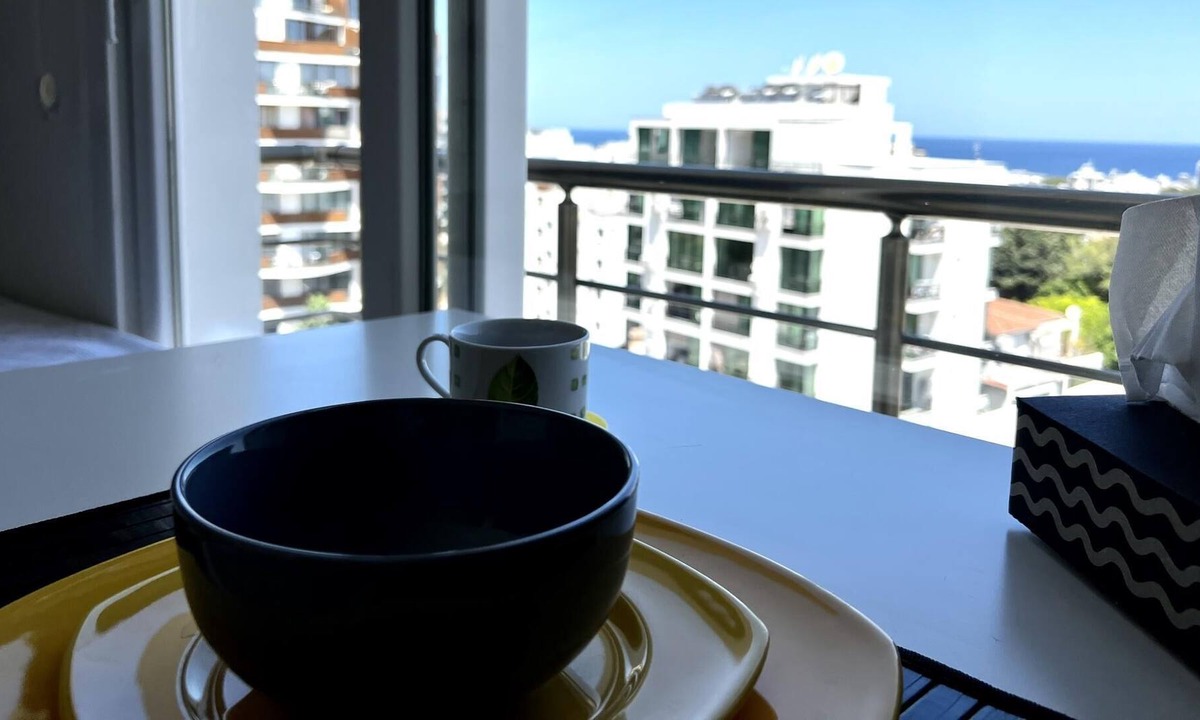 Kyrenia Apartment | Studio Flat w Sea View 10 min to Beach in Kyrenia