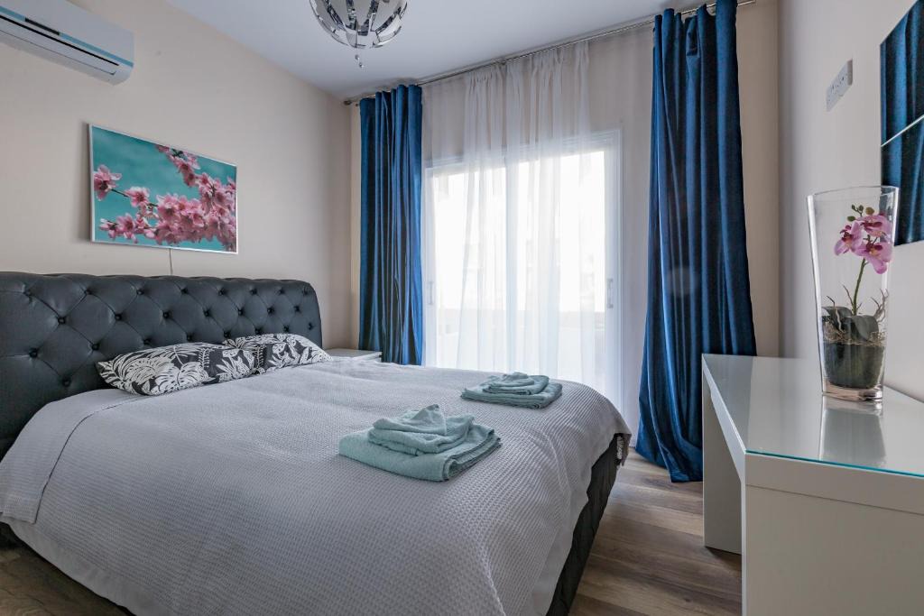 Universal Apartment | Sun Island Apartment