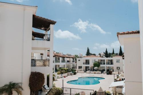 Universal Apartment | Sunny 2BR Apartment with Pool