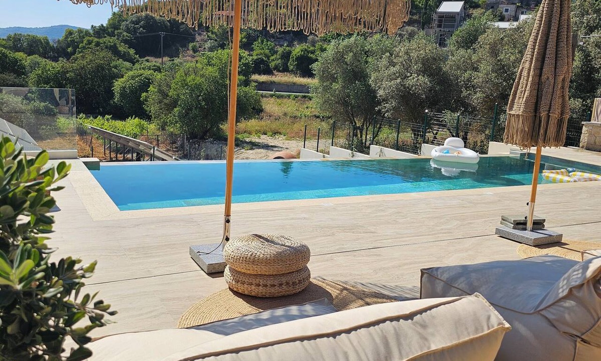 Dora House | THE COTTAGE-Modern Tradition-Luxury 2-BR Boho Retreat with Private Infinity Pool