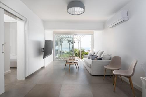 Pervolia House | The MedView Garden House