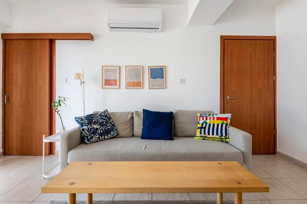 Larnaca City Centre Apartment | Top Floor Apartment City Center