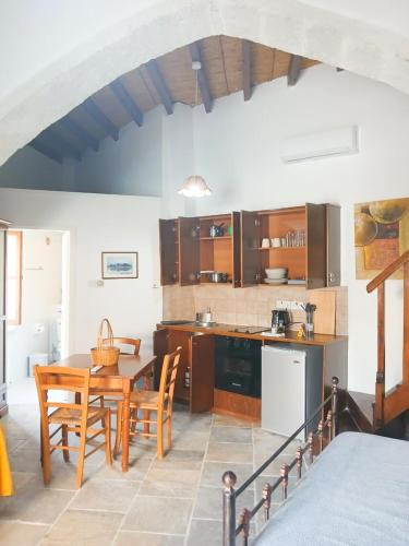 Skarinou Apartment | Traditional Cozy Retreat