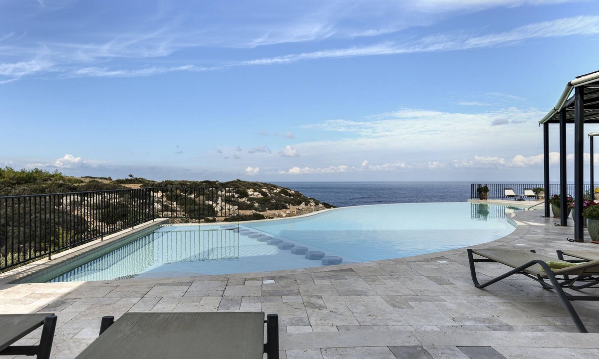 Esentepe Villa | Ultimate Luxury Seaside Golf serviced accommodation in Cyprus