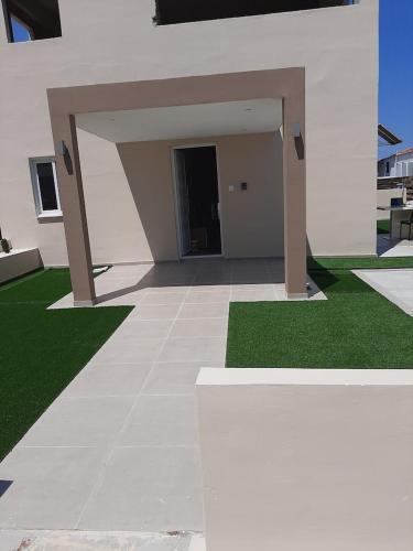 Dromolaxia House | Universe House