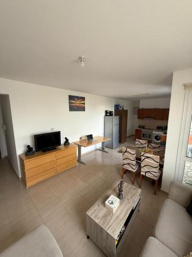Kissonerga Apartment | Unwind Kìśśornega - 2 Bedroom Apartment