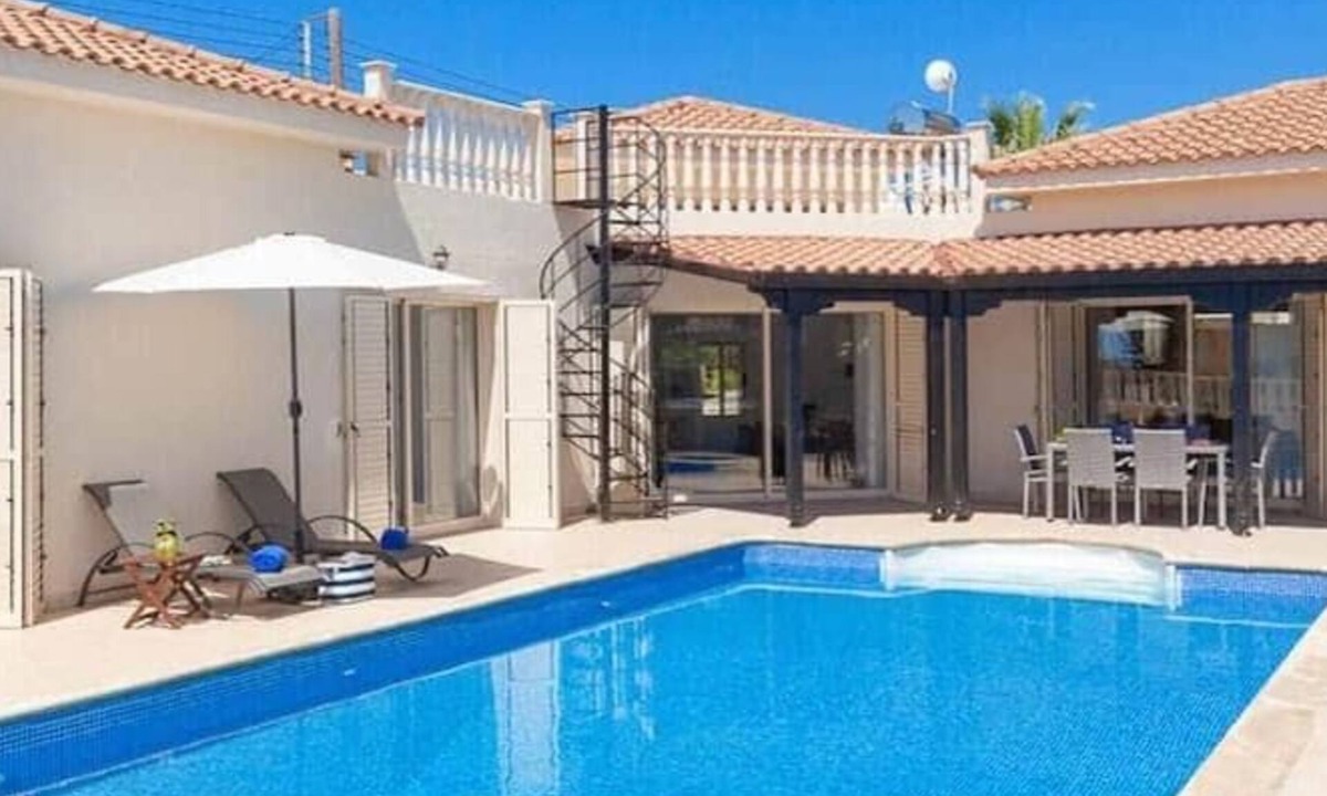 Pegeia Villa | Villa Acapulco - 3 Bed Villa, Coral Bay, Close to Beach!