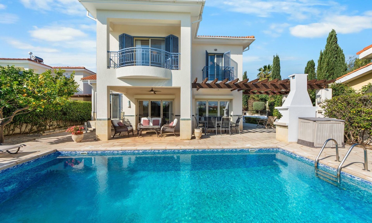 Latchi Cottage | Villa Latchi Marina 3 - a villa that sleeps 6 guests in 3 bedrooms