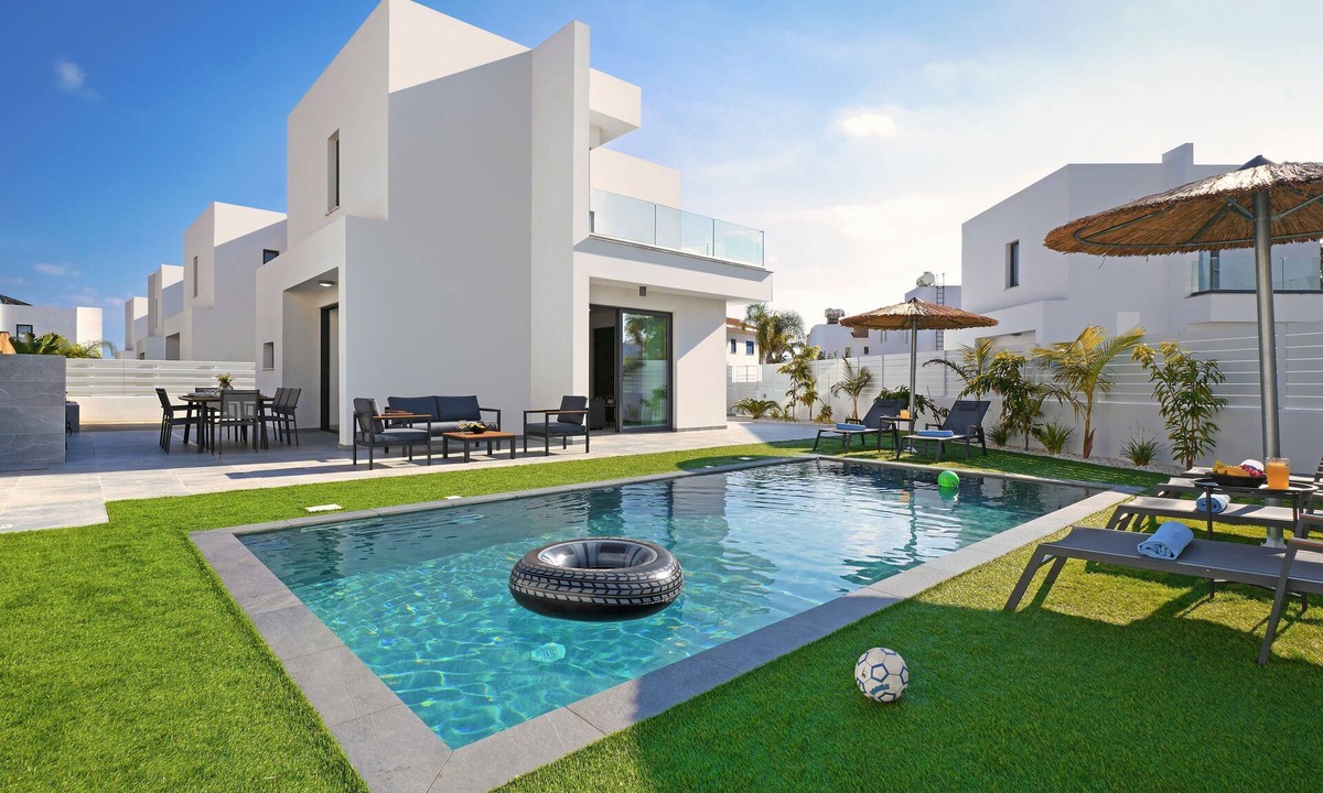 Paralimni Villa | Villa MEROPE - 3Bed all En-suite with Private Pool