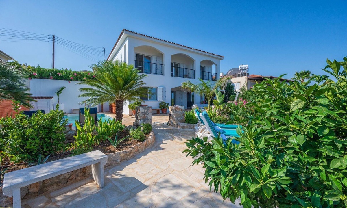 Argaka Cottage | Villa Nikita - a villa that sleeps 6 guests in 3 bedroom