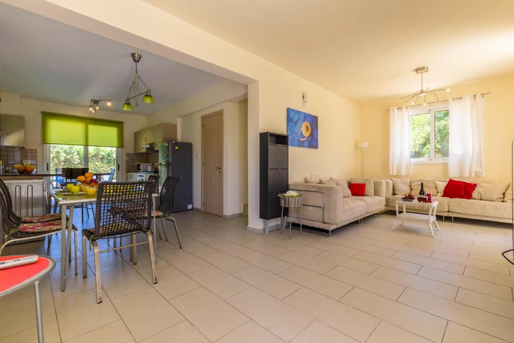 Ayia Napa Villa | Villa oposite Nissi beach 100 meters