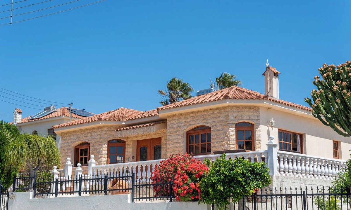Pissouri House | Village Charm and Coastal Calm: Spacious Villa with Private Pool & Nearby Beach