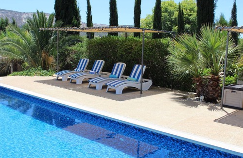 Pentakomo House | 1-bedroom bungalow Limassol Countryside Tranquil Getaway Shared Pool Near Beach
