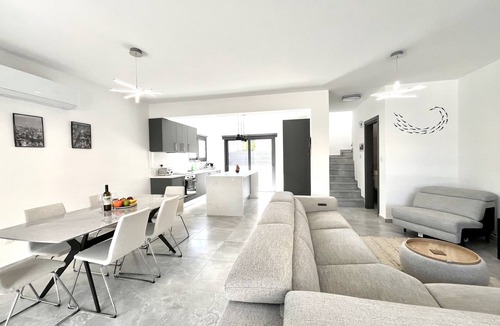 Agios Athanasios House | 148 LIM - Stay Lumiere House