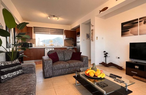 Tatlisu Apartment | 2-bedroom apartment in charming Tatlısu with AC and fitness room
