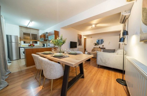 Lykabittos Apartment | 2 bedroom flat in center