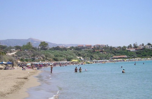 Peyia Town Apartment | 2 bedroom Penthouse apartment, stunning views, Aircon, 2 pools, Free WIFI