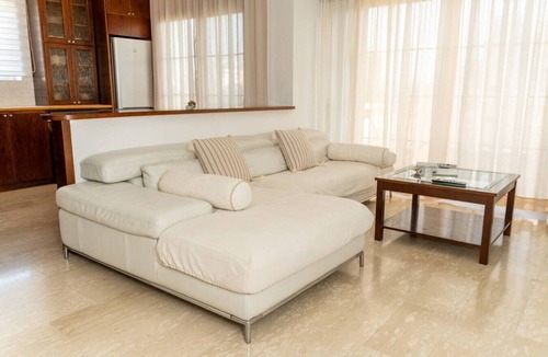 Neapolis Apartment | 3 bedroom flat central, beach, walking streets