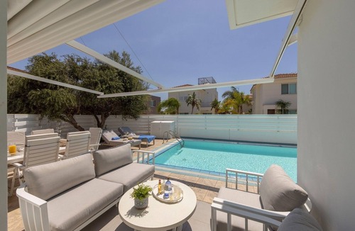 Paralimni Villa | 3 bedroom villa with pool in Ayia Triada