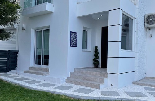Karavas Apartment | 4 bedroom ultra luxury, pool, bar, gym, cinema