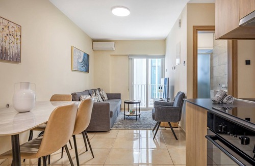 Old Town of Limassol Apartment | 75 Prokymea - Steps from the Sea, Balcony