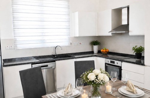 Vasilia Apartment | A dream 3-bedroom apartment right on the beach!