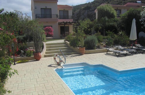 Pissouri Villa | A first class 3bedroom villa with private pool & landscaped garden. Fee Wi-fi