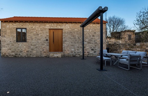 Pano Arodhes Cottage | Aetherial Cozy 1-bedroom cottage in peaceful Choulou with AC