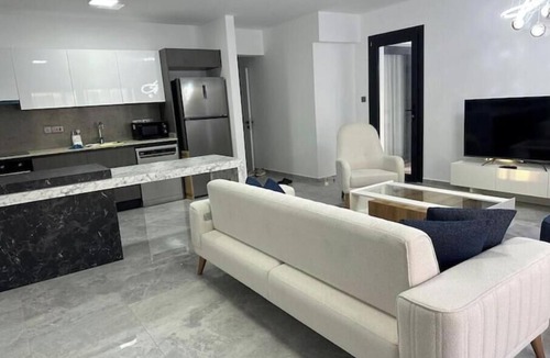Yeni Bogazici Apartment | Apartamento Olive Court T3+1 com vista para a piscina