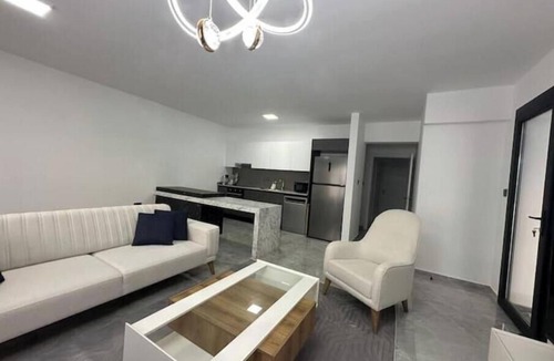 Yeni Bogazici Apartment | Apartamento Olive Court T3+1 com vista para a piscina