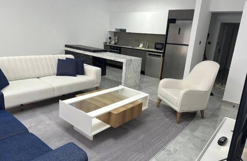 Yeni Bogazici Apartment | Apartamento Olive Court T3+1 com vista para a piscina