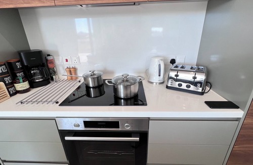 Limassol Apartment | Apartment/NearCasinoPort/GolfClub/Tennis AcademyMall/&Football Stadium.