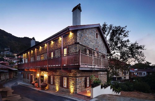 Pedhoulas Bed & Breakfast | Aristotelio Boutique Hotel