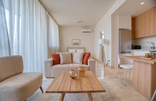 Emba Apartment | Avalon Gardens 2 Studio B202
