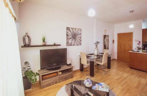 Larnaca City Centre Apartment | Beach Haven