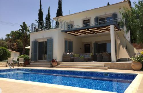Latchi Villa | Beach villa Gladiolus