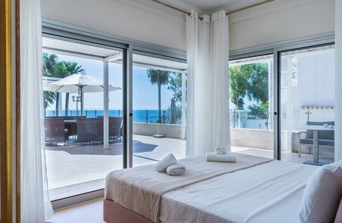 Agios Tychon Apartment | Beachfront 3BR Apartment with Sea Views